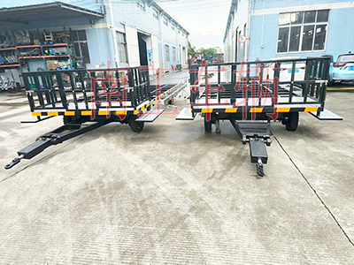 1759895221526523.jpg 4吨小护栏带不锈钢挂件牵引平板拖车3I.jpg